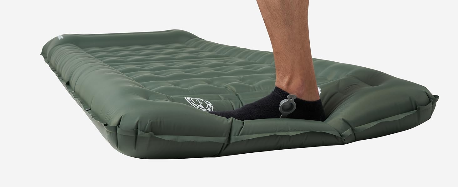 Каремат надувний екстра-товстий 12 см, ширина 70 см з помпою та подушкою для кемпінгу, туризму та велопоходів