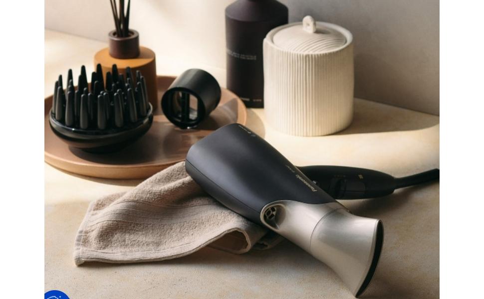 Зарядний пристрій Panasonic Lumix DMW-BTC12 для акумуляторів DMW-BLC12, BLG10, BLH7 (Чорний)