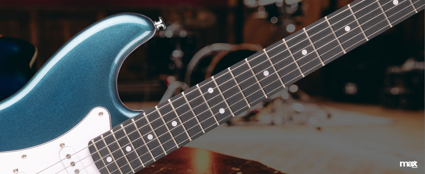 Електрогітара Max GigKit: Комплект з підсилювачем 40 Вт, аксесуарами та чохлом (4/4, блакитний)