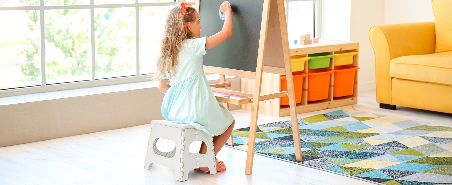 Складний табурет HOUSE DAY 27см чорний, 150кг, з антиковзними ніжками та ручкою, для кухні, ванної, дитячої кімнати, кемпінгу