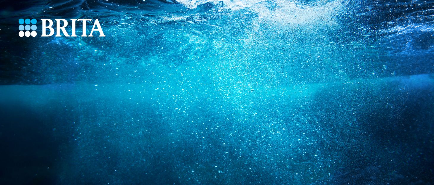 Газова вода BRITA sodaONE (чорний) з CO₂ балончиком та пляшкою PET без BPA | Зробить воду пружною (до 60л на балончик) – газова вода для дому