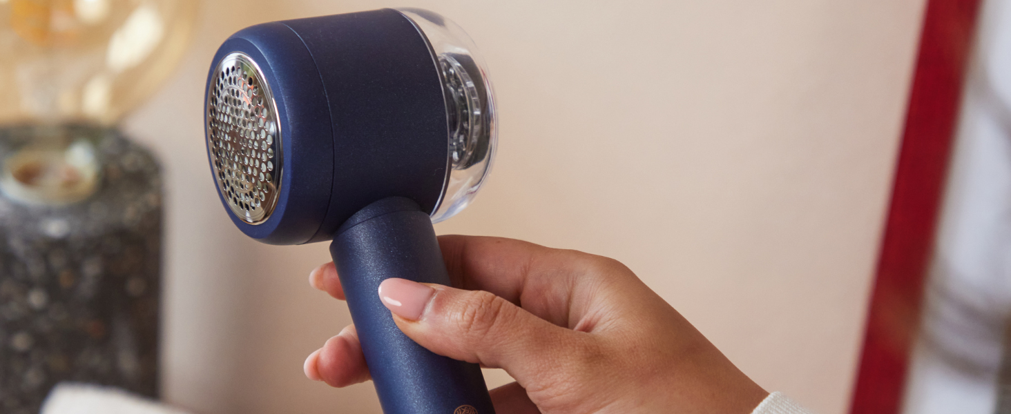 Електричний видалення ворсу Russell Hobbs Revive: портативний, USB-C, з функцією всмоктування, для одягу та текстилю