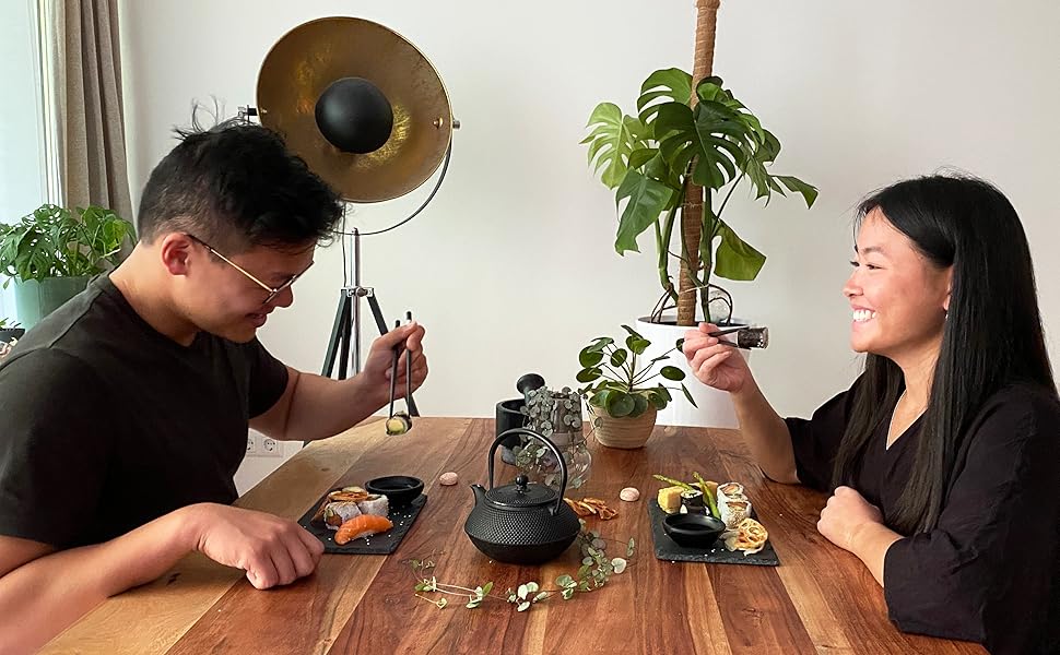 Набір для суші на 2 особи - чорний, 10 предметів: палички, шліфувальні дошки, підставки, миски. У подарунковій коробці.