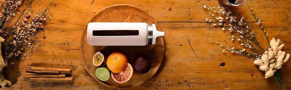 SIGG Dream пляшка для води 0.65 л, скляна, термостійка, герметична, з силіконовим чохлом, без шкідливих домішок