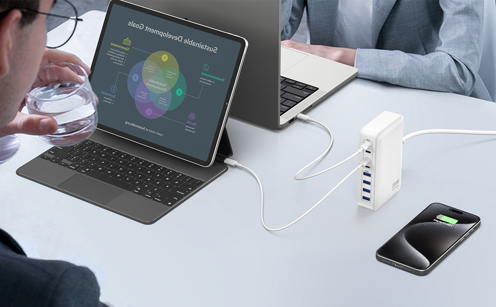 Зарядний пристрій USB-C 200W, 8 портів, GaN адаптер для MacBook Air/iPad/iPhone 15/16/Galaxy S23 - Білий