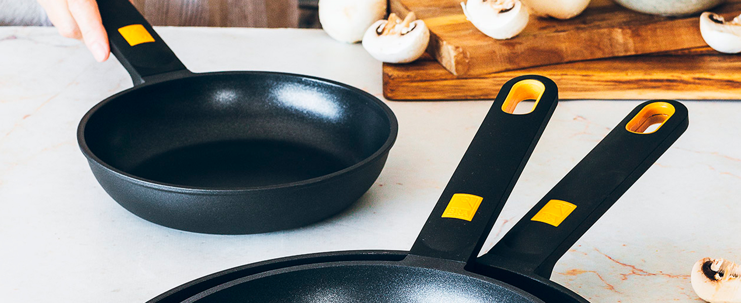 Набір сковорідок BRA Daily Pro 3 шт. з алюмінію, 20-24-28 см, антипригарне покриття без PFOA, для всіх плит (індукція), чорний та жовтий