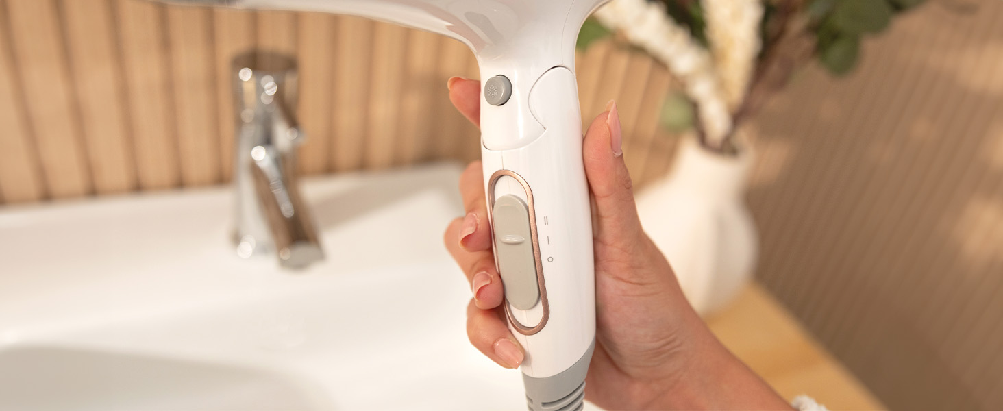 Фен Cecotec IoniCare PowerundGo Heaven: 2000W, 2 режими температури, 2 швидкості, холодний струмінь, концентратор та дифузор, система догляду за волоссям