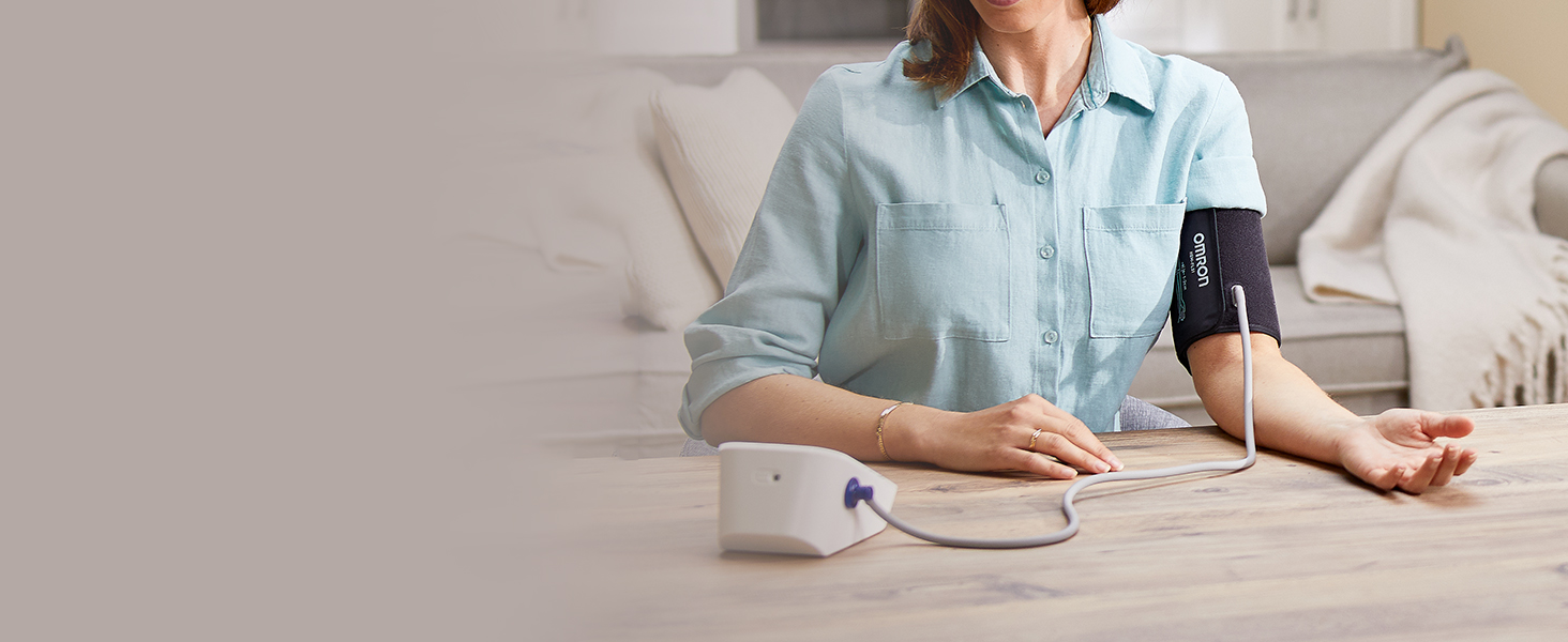 Тонометр OMRON X3 Comfort для вимірювання артеріального тиску на плечі | Автоматичний, клінічно перевірений, підходить для діабетиків та вагітних | Манжета Intelli Wrap 22-42 см | Рекомендовано Stiftung Warentest 09/20