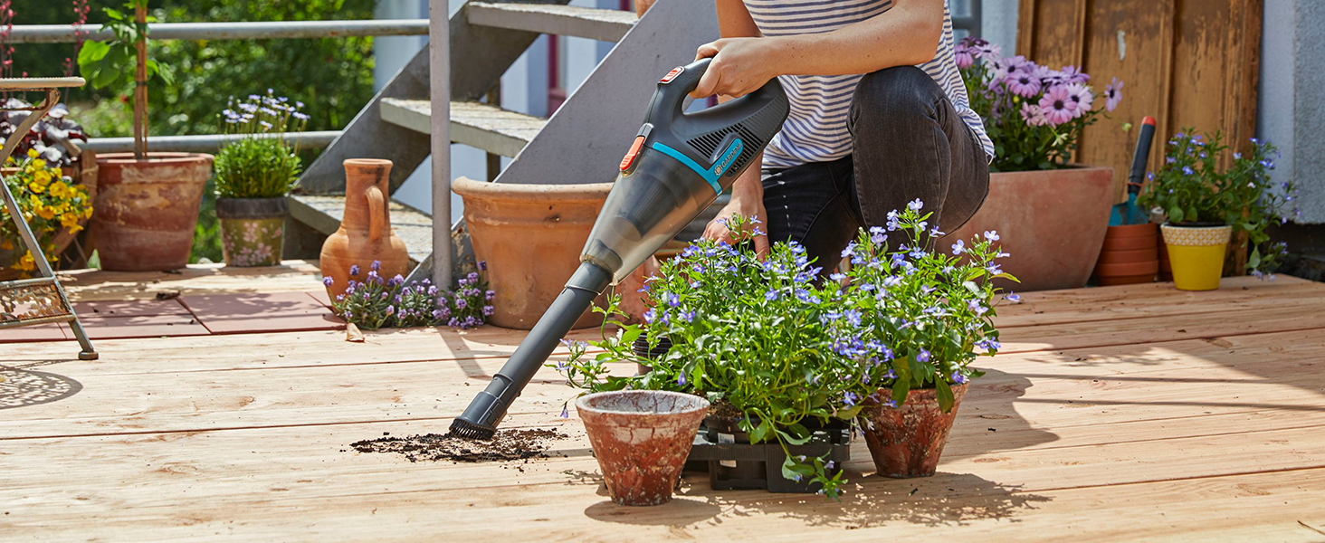 Акумуляторний ручний пилосос Gardena EasyClean Li для вологого та сухого прибирання, вбудований Li-Ion акумулятор, висока потужність всмоктування