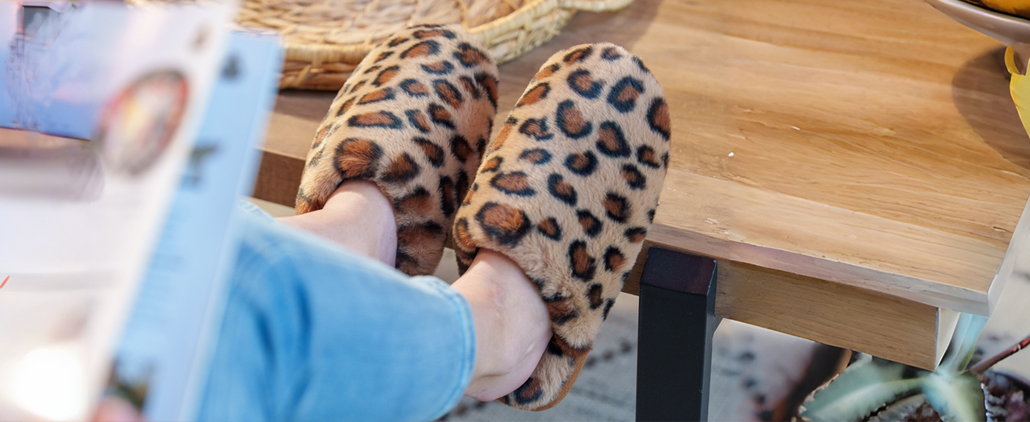 Тапочки зимові для жінок та чоловіків, теплі, з плюшем, з пам'яттю форми, антиковзкі, унисекс, розмір 40.5/42 EU, сірий леопард