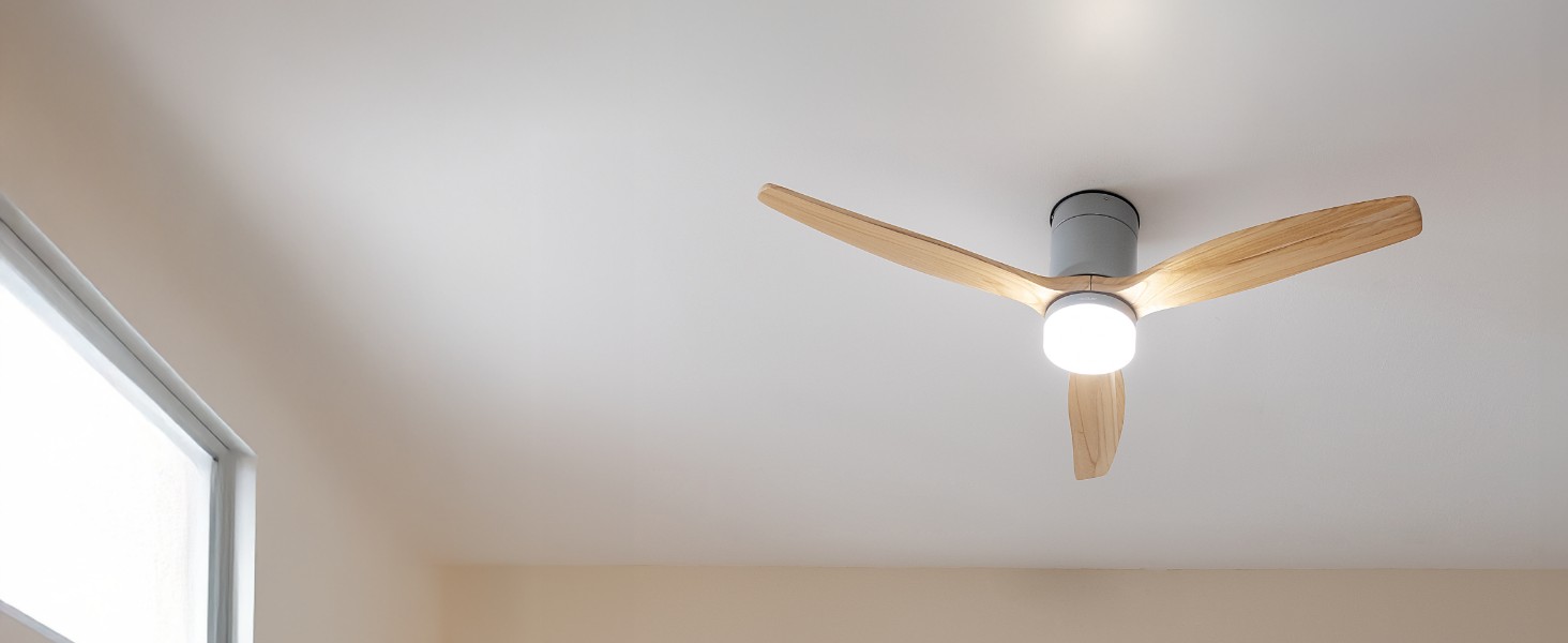 Стеляний вентилятор Cecotec Energysilence Aero 5600 Classic White з LED-підсвічуванням, 40W, діаметр 132 см, 6 швидкостей, пульт, літній/зимовий режим