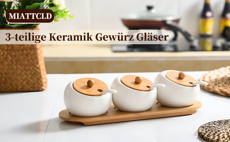 Набір керамічних баночок для спецій, 3 шт. з бамбуковими кришками, ложками та підставкою. Об'єм 170 мл. Підходять для кави, цукру, солі та спецій.