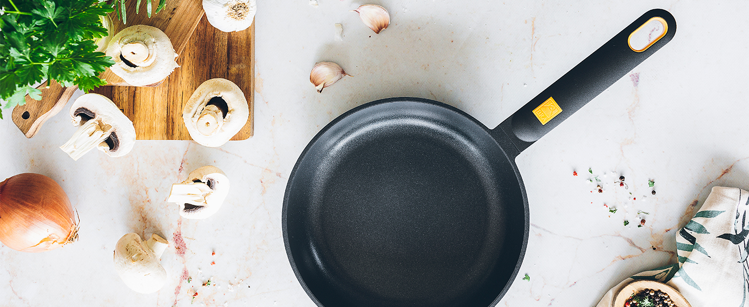 Набір сковорідок BRA Daily Pro 3 шт. з алюмінію, 20-24-28 см, антипригарне покриття без PFOA, для всіх плит (індукція), чорний та жовтий