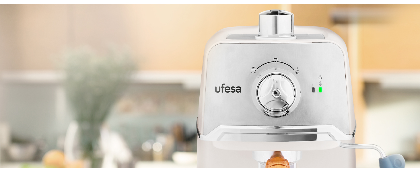 Кавоварка Ufesa C7238 Cream з мілкфротером, 20 Бар, компактна, класичний дизайн, біла, для еспресо та капучино
