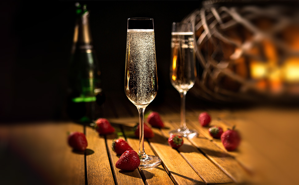 Набір келихів для шампанського KADAX (6 шт.) – 200 мл. Елегантні келихи-флейти для дому, вечірки, весілля. Високі та тонкі, для шампанського та просекко. Прозорі, сучасний кришталевий дизайн.