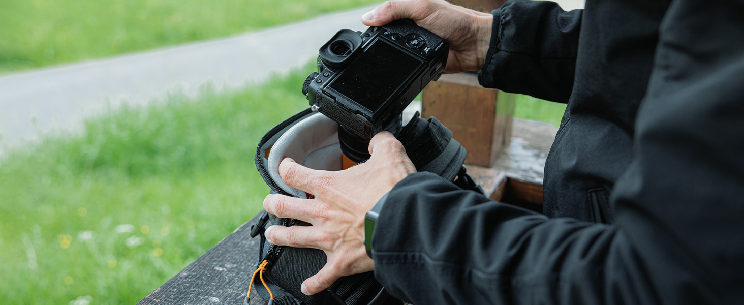 Рюкзак для камери Lowepro Trekker Lite BP 250, чорний: для бездзеркальних камер, з винімним вкладишем, з системою кріплення аксесуарів