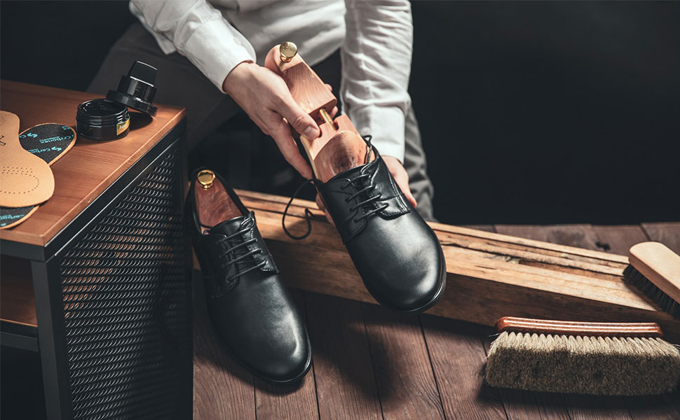 100% Handmade Shoe Trees made from delicately scented Cedarwood, high moisture absorption, wood from the USA, for men's and women's shoes and boots, Cedar Shoe Trees, various sizes