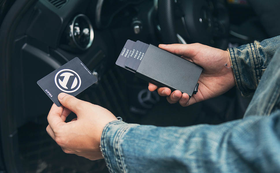 Металеве картхолдер VULKIT з RFID NFC захистом для чоловіків. Двошаровий картхолдер на 10 карт, з карбоновим волокном.