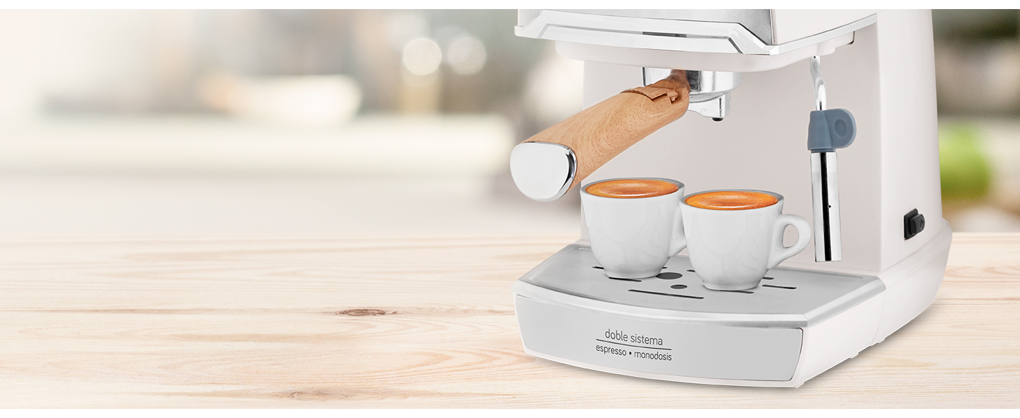 Кавоварка Ufesa C7238 Cream з мілкфротером, 20 Бар, компактна, класичний дизайн, біла, для еспресо та капучино
