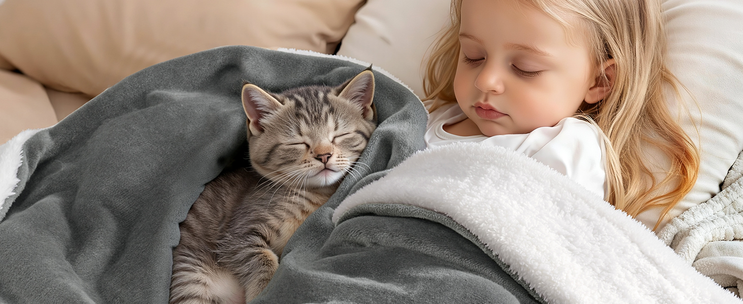 Плед KANKAEU 160x200 см, теплий та м'який, двосторонній фланель та шерпа, для дивану, ліжка, подарунок сірого кольору