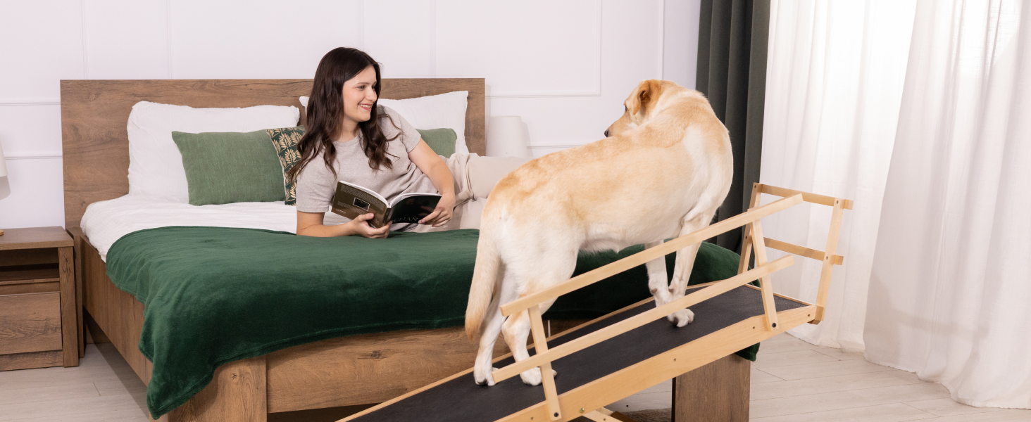 Східці для собак до ліжка з захисним бар'єром - для великих собак до 90 кг - регульована висота до 94.5 см - ширина 49.5 см - складаються - антиковзке покриття - з натурального дерева (бірча) - колір натуральний