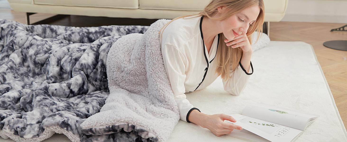 CHOSHOME Плед м'який, теплий, фланелевий, з мікрофібри, з ефектом шерпи, 150x200 см, двосторонній, для дому, подарунок на Різдво (темно-сірий)