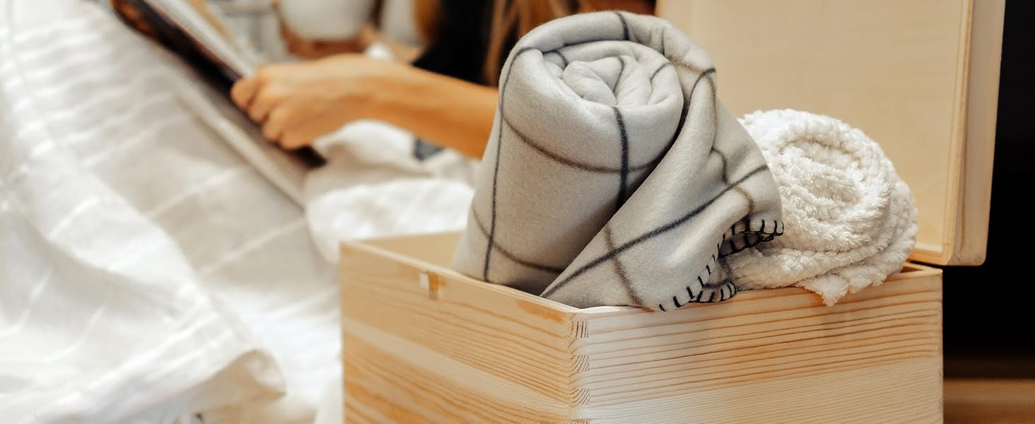 Велика дерев'яна коробка з кришкою та замком Creative Deco XXL 40x30x24 см, скриня для зберігання, органайзер для документів, іграшок, інструментів, натуральне необроблене дерево