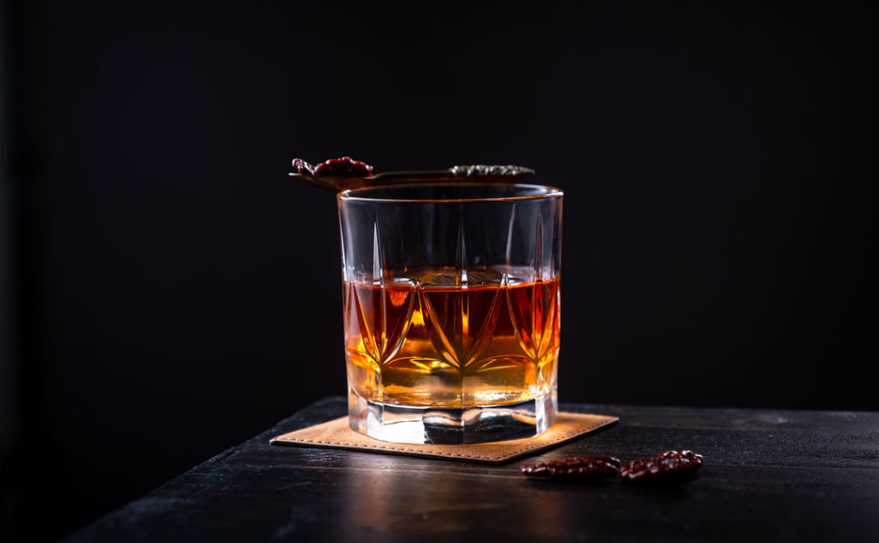 Склянки для віскі Crystal Imperial з екологічного скла, набір 2 шт (355 мл) – ідеально для скотчу, бурбону та коктейлям Old Fashioned. Подарункова коробка з золотим декором.