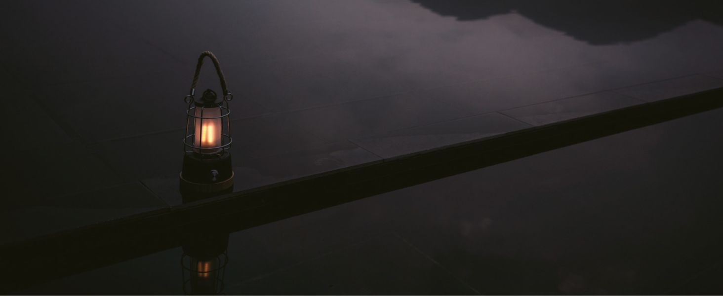 LED акумуляторний кемпінговий ліхтар Brennenstuhl CAL 1, 350 лм, IP44, до 75 годин роботи, регулювання яскравості і кольору, USB зарядка, з мотузкою з коноплі та основою з бамбука