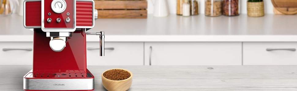 Еспресо-кавомашина Cecotec Express-Kaffe Power 20 Tradizionale Light Blue, 1350 Вт, 20 Bar, з термоблоком та капучинатором, 1,5 л, вінтажний дизайн