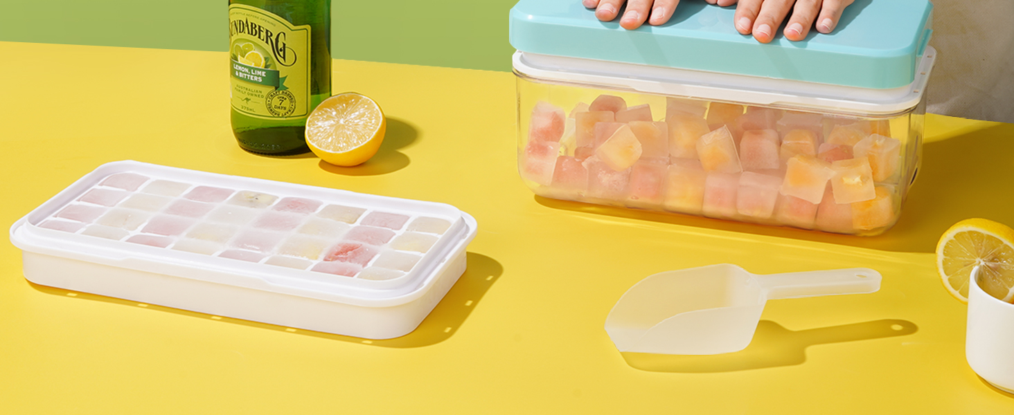 Ice cube mold, ice cube container, 96 ice cubes, ice cube mold with lid, with 3 trays, easy push to release ice, leak-proof, cooling for cocktails, whisky, coffee, blue