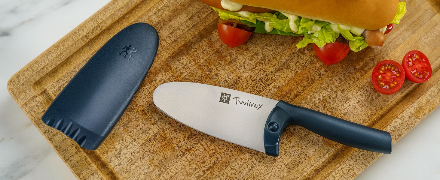 Набір дитячого столового прибору Zwilling Bino, 4 предмети, з тисненням зображень тварин, для дітей від 3 років, нержавіюча сталь 18/10, без пластикової упаковки