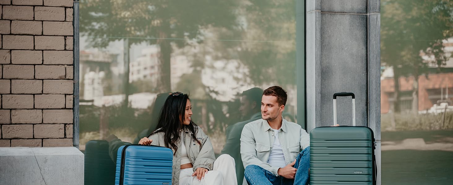 Чемодан American Tourister Flashline Spinner M, 67 см, 69/75 л, чорний