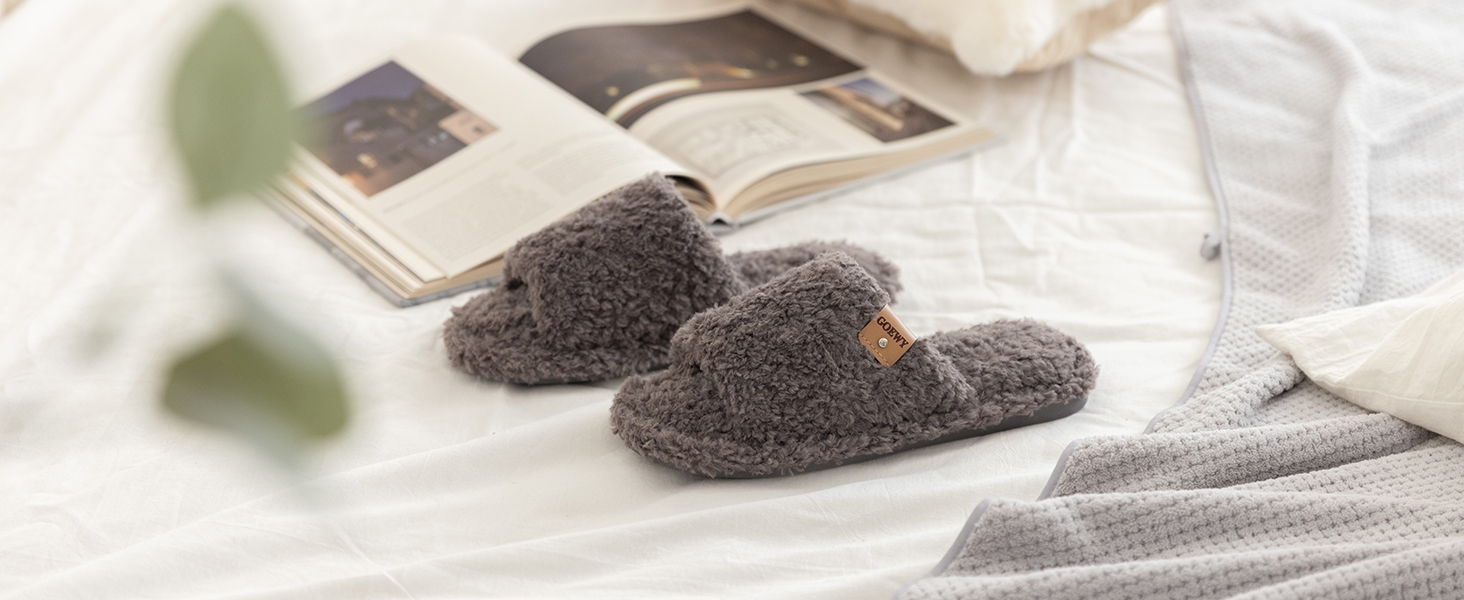 Жіночі домашні тапочки з меморі-піною - м'які відкриті тапочки на п'яті, неслизька підошва для дому/на вулицю. Супер м'які пухнасті тапочки-слайдери в подарунок для жінок та матерів