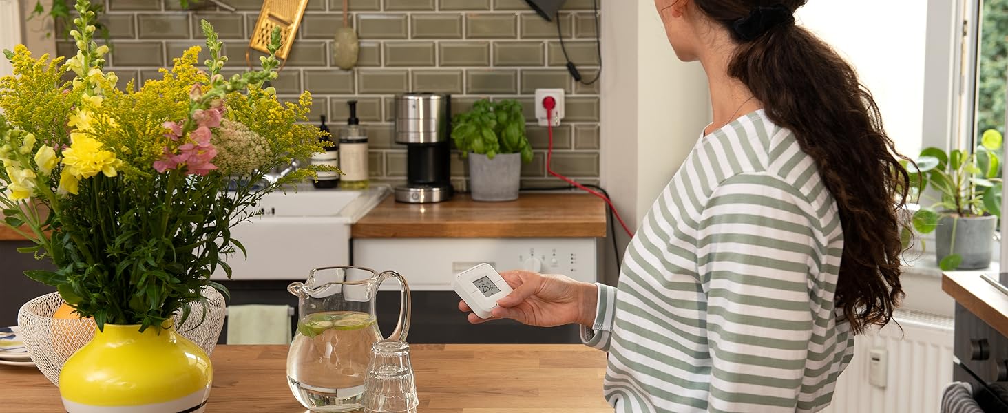 Розумна розетка FRITZ!DECT 210 для Smart Home з захистом від вологи (IP 44)