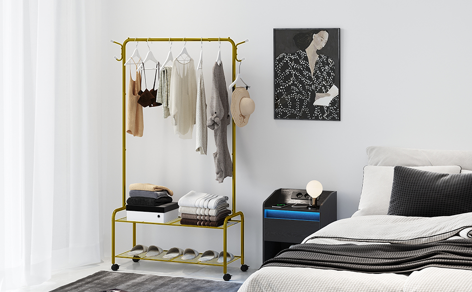 Clothes rack with 2-tier shelf, 3-in-1 design, clothes rack with 4 wheels, coat rack with 4 hooks for bags, Gold GR07499A