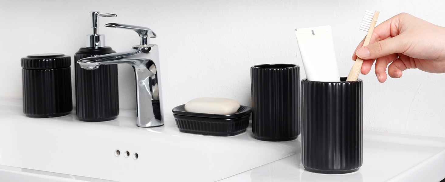 Набір для ванної кімнати NOVAJOY (5 шт.) з кераміки: органайзер, дозатор мила, мильниця, тримач для зубних щіток, контейнер для ватних паличок. Чорний колір.
