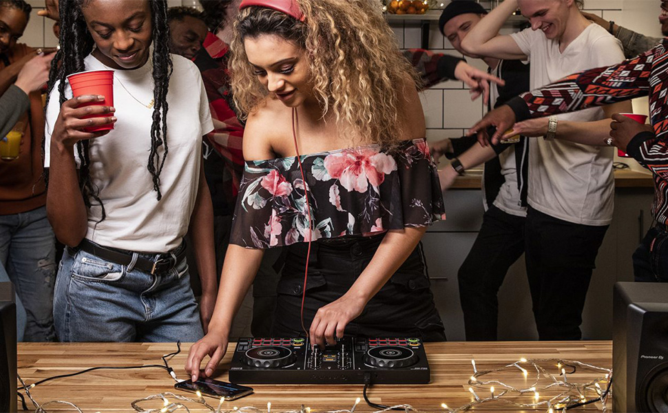 DJ контролер Pioneer DDJ-200 Smart для смартфонів та ноутбуків