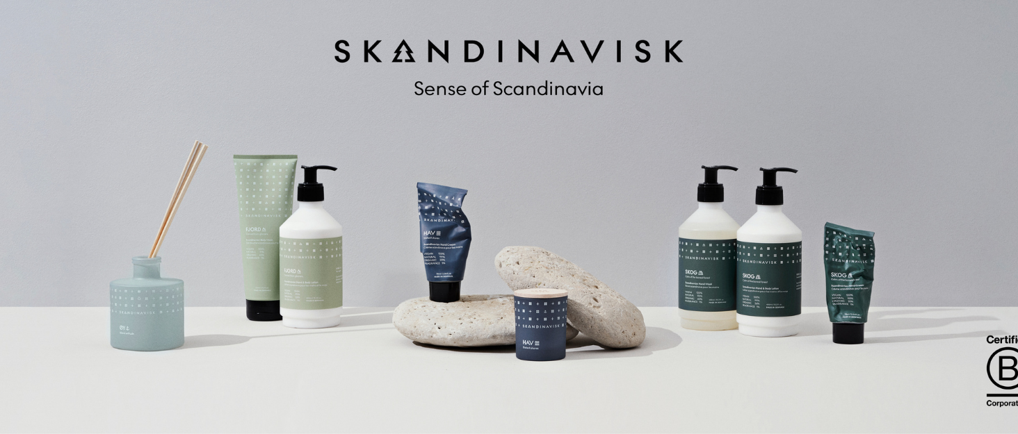 Ароматична свічка Skandinavisk NORDLYS «Північне сяйво», 90 г – арктичний аромат, інтенсивність, атмосферні кольори, преміум якість