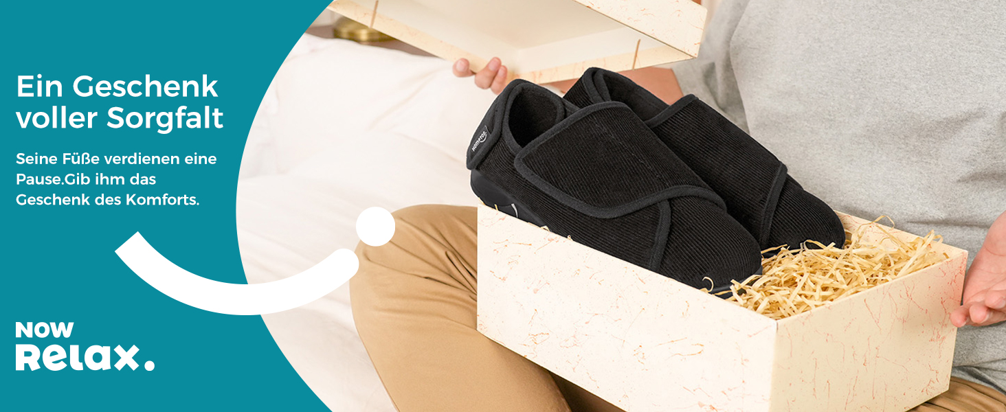 Чоловічі домашні капці HomeTop з закритою п'яткою, пам'яттюю піною (Memory Foam) та регульованою шириною на липучках, чорні, розмір 45 EU