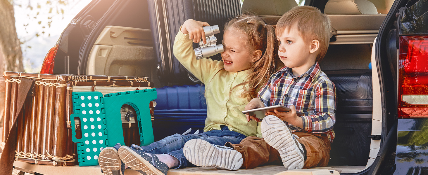 Складаний табурет HOUSE DAY 27 см, чорний. Стабільний, з антиковзними ніжками та ручкою для перенесення, компактний, витримує до 150 кг. Підходить для кухні, ванної, дитячої кімнати, кемпінгу.