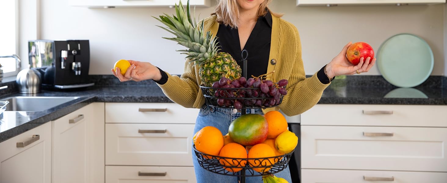 Підставка для фруктів Chefarone: 3 яруси, чорний метал, 34x34x52 см. Зберігайте фрукти свіжими!