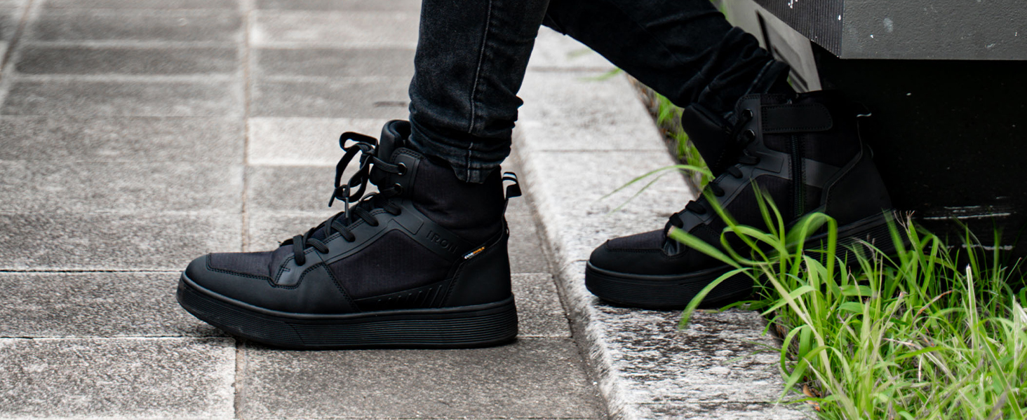 Мотоциклетні черевики RIDEIRON для чоловіків: водонепроникні, з антиковзаючою підошвою, дихаючі, стильні та зручні. Розмір 44 EU, чорний колір. Підходять для всіх сезонів.