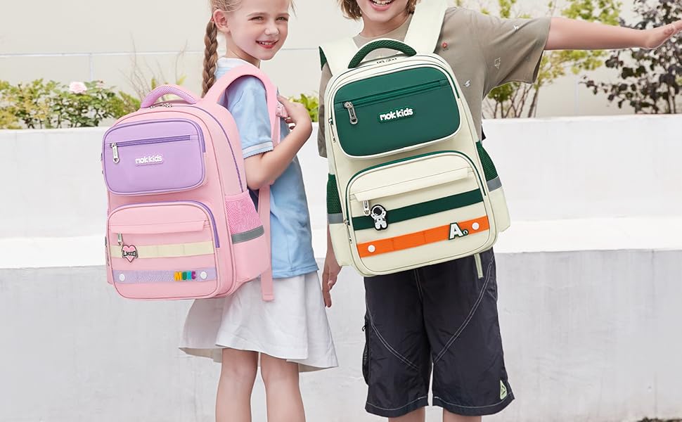 Дитячий рюкзак Cusangel для дівчаток та хлопчиків, ергономічний, регульований, водостійкий, з нагрудним ременем (футбольний, чорний)