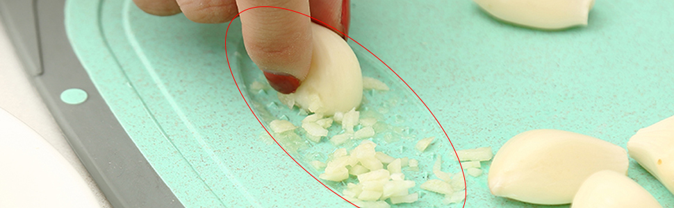 Набір з 3 дерев'яних обробних дощок з пластику, великі, кухонні, з антибактеріальним покриттям, з жолобом для соку та пресом для часнику, червоного, жовтого, зеленого кольорів