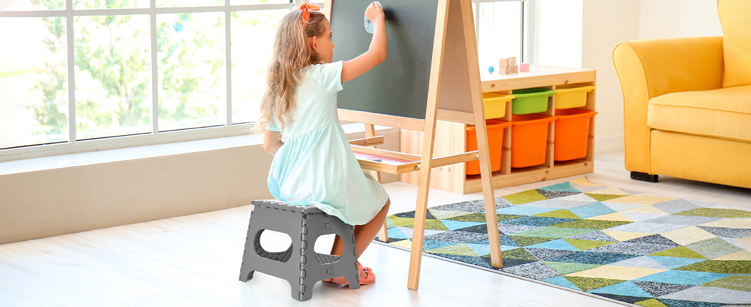 Складний табурет HOUSE DAY 27см чорний: міцний, з антиковзними ніжками та ручкою, для кухні, ванної, дитячої кімнати, кемпінгу (сірий)