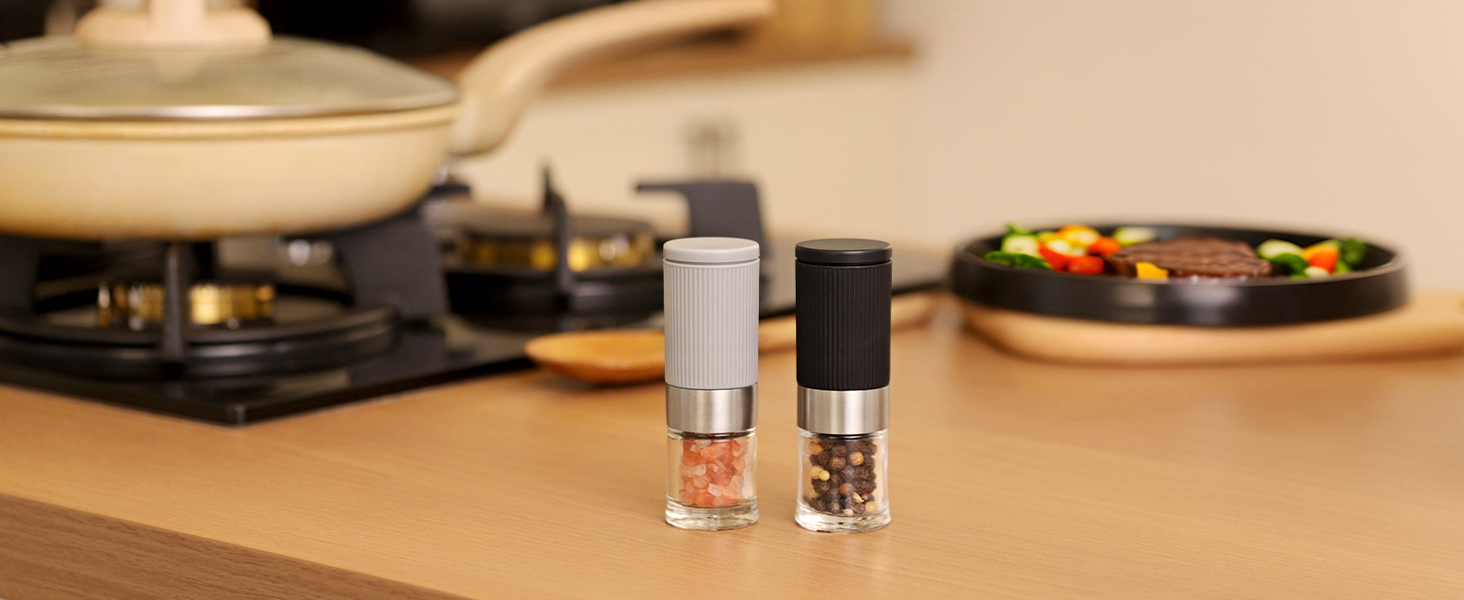 Набір мельниць для солі та перцю Vevok Chef Mini 2 шт. з регульованим керамічним жорном, прозорі. Підходять для кухні, кемпінгу, як подарунок.