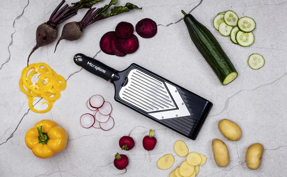 Тірний овочевий терт Microplane з V-подібною та Julienneklingen-лезом, з нержавіючої сталі, з захистом пальців