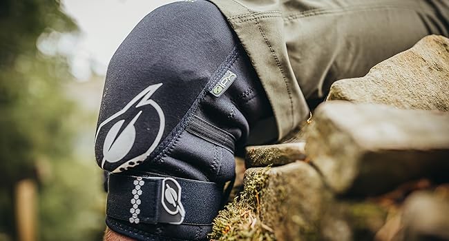 O'NEAL Захист колін для BMX та гірського велосипеда, IPX® поліуретан, легка абразивостійка конструкція, для дорослих, чорний/білий, розмір M