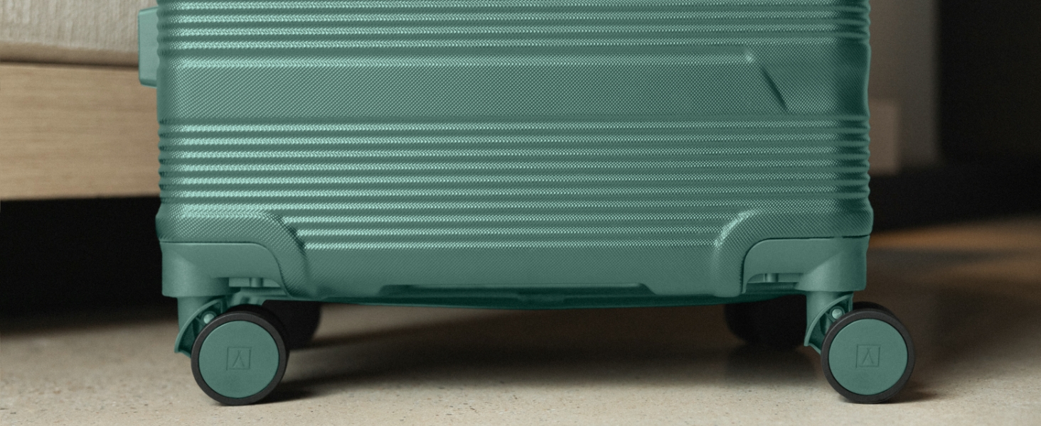 Набір валіз NUMADA Upfly T10 (3 шт.) з ABS: ручна валіза 55x40x20, середня валіза 66x44x26, косметичка. Зелений колір. Безпечний та міцний.